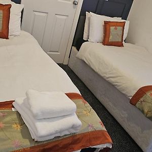 Twin Room Private Bathroom